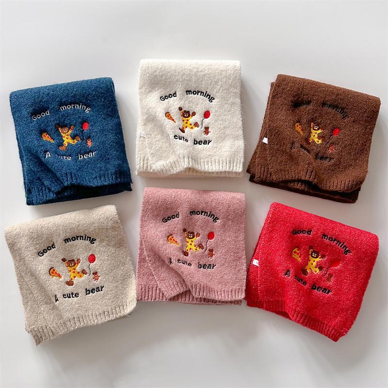 Bufanda de lana tejida bordada con oso para mujer, invierno, nueva, de alta gama, cálida, engrosada, color marrón puro