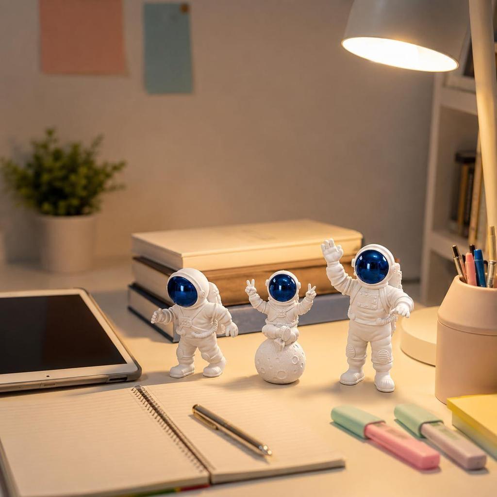 Polyvinyl Chloride 3Pcs Astronaut Action Figurine Home Decor Astronaut Statue Study Office Desk Decor Showpiece