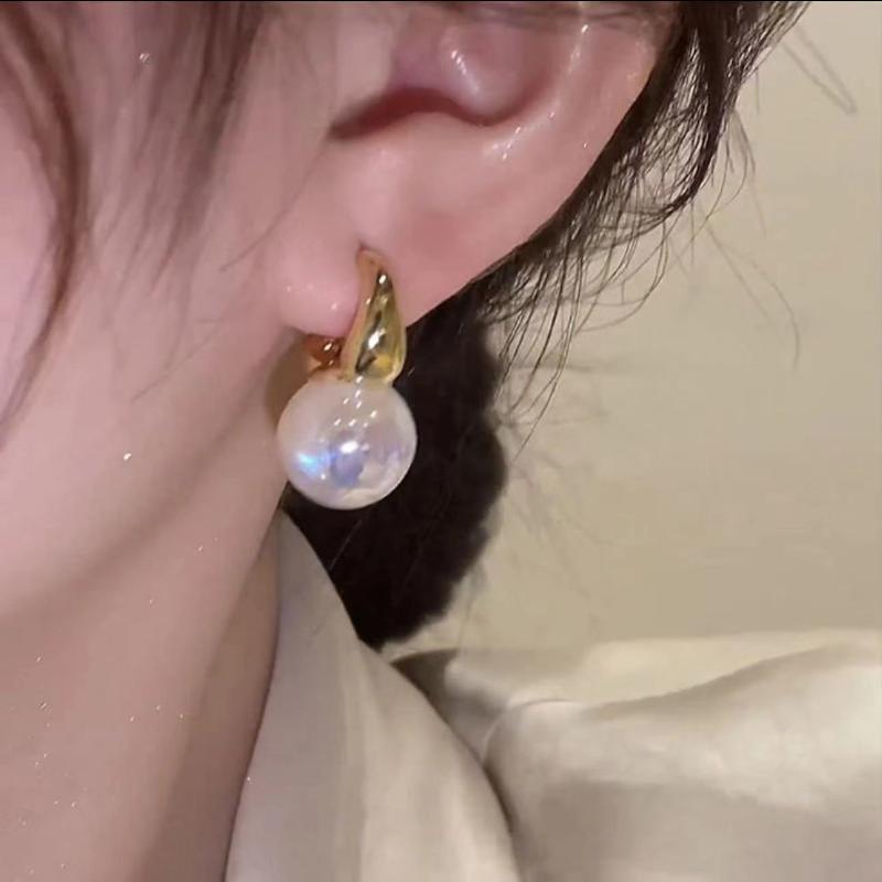 2024 High-End Pearl Stud Earrings with Diamond Tassels: Elegant Women's Pure Silver