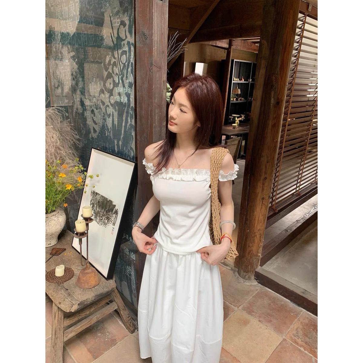 

Temperament one-word shoulder T-shirt women s summer new design sense fungus edge slim sweet Spice Girl white top s ( 40-45kg )