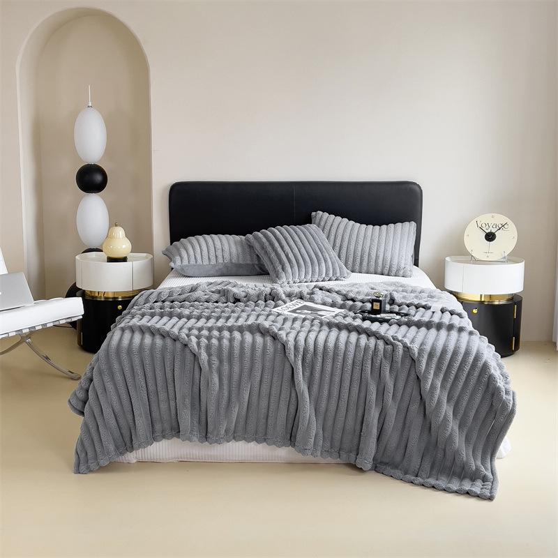 Thickened Coral Fleece Rabbit Fur Nap Blanket