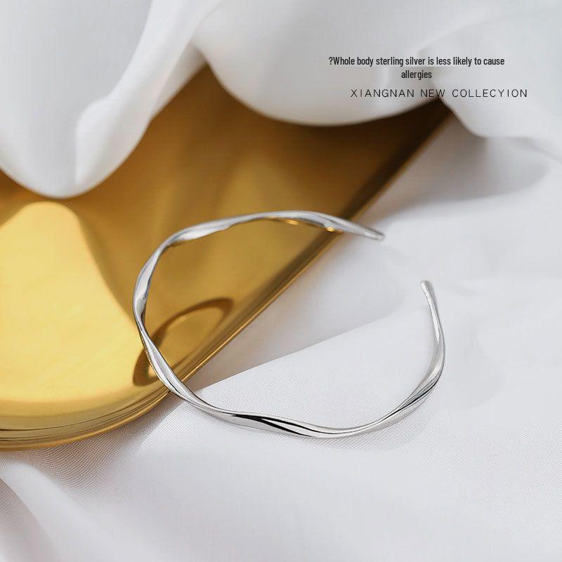 925 Sterling Silver Möbius Loop Open Bangle Women's Bracelet - Young, Light Luxury Design