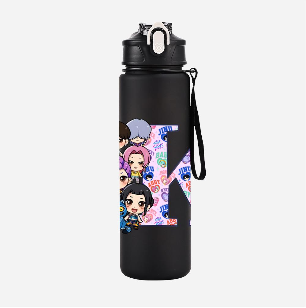 Borraccia da 750 ml 26 Lettere Inglesi K-Pop Demon Hunters Stampato Tazza da Bere di Grande Capacità Portatile per Sport all'Aperto Tazza da Acqua Regalo per Bambini