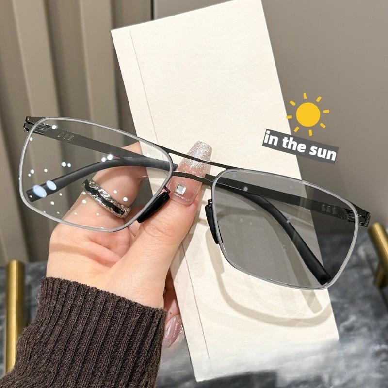 Ultra-lightweight Metal Photochromic Anti-blue Light Presbyopic Glasses Luxury Business Sun Protection Eyeglasses 0 To +4.0