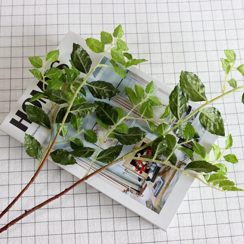 Скандинавская цветочная композиция с зеленью из искусственного жадеита зеленого цвета