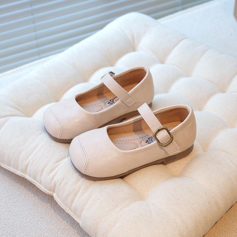 Flickskor i läder 2025 vår och höst nya flickors utländska prinsesskor flickors baby mjukbottnade mössskor Mary Jane enkla skor