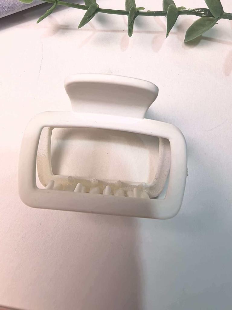 4cm Frosted Milk Coffee Hair Claw Clip for Women’s Updo – Small, Simple, Shark Design
