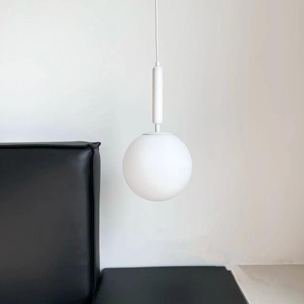 Nordic creative glass ball LED pendant light indoor kitchen pendant light luxury restaurant room decoration lighting fixture