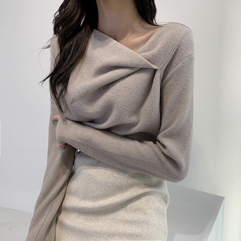 

Thickened Double-Sided Velvet Slim-Fit Irregular Long Sleeve Top with Whitening Design for Autumn/Winter XS
