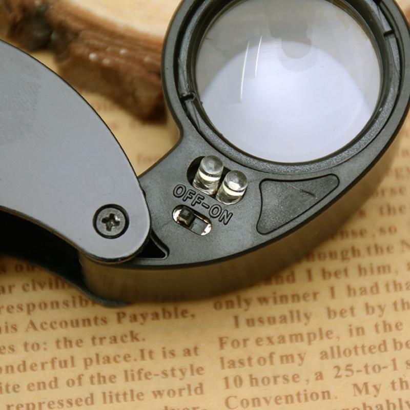 Elderly Reading Magnifier with LED Folding Magnifying Glass for Books Newspapers and Small Print Observation