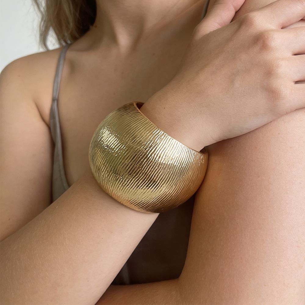 Classic Exaggerated Texture Women s Bracelet Bracelet, Personalized Metal Heavy Bracelet