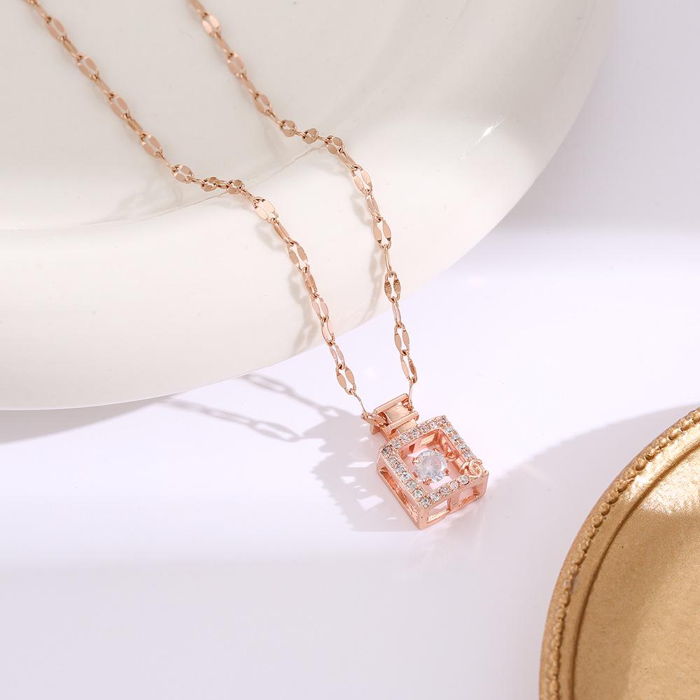 Hochwertige Damen Halskette aus Titanstahl mit vierblättrigem Kleeblatt - Nicht verblassend, vielseitige Schlüsselbeinkette