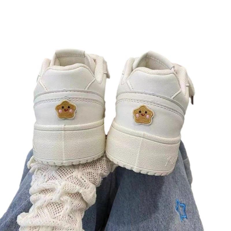Stall board shoes for women, comfortable feet, increased platform soles, students commuting beige