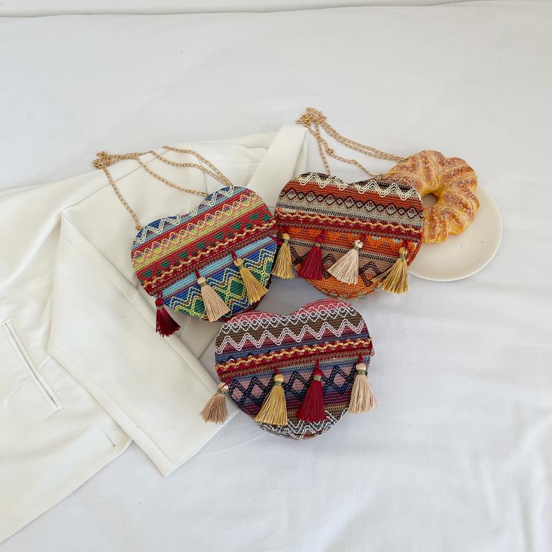 2025 New Bag Women's Fashion Messenger Bag Heart-shaped Fringed Ethnic Style Chain Girl Small Satchel Woven Bag