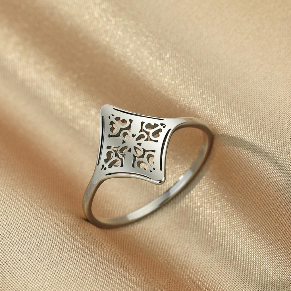 Kinitial Fashion and Minimalist Laser Engraving Women Elegant Stainless Steel Rings Wedding Band Jewelry Commemorative Gift