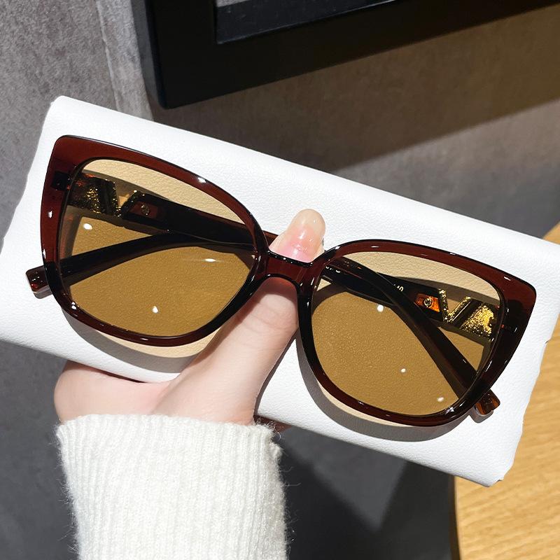 New Luxury Cat Eye Fashion Sunglasses For Women Glamour Designer Ladies Brand Sun Glasses Stylish Trend Eyewear Uv400
