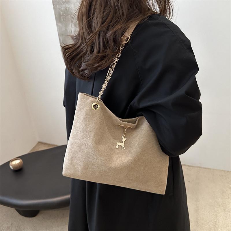 Minimalist Womens Tote Bag With Special Material For Casual Daily Use