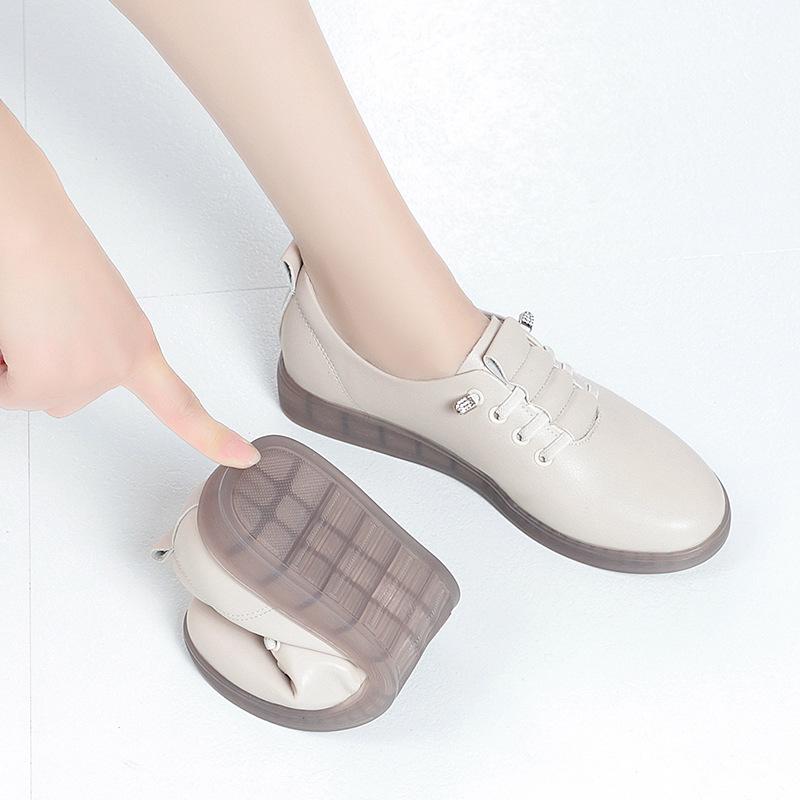 Soft Leather Mom Shoes: Autumn Comfort Deep Mouth Slip-Ons for Middle-Aged & Elderly Women with Soft Sole & Upper