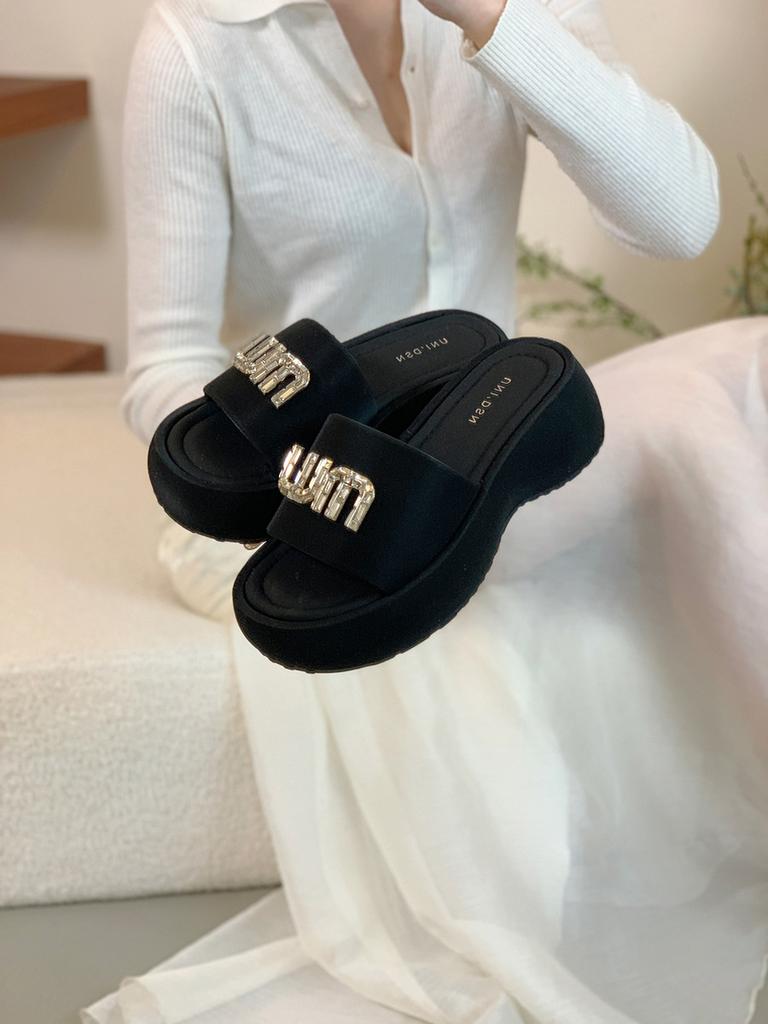 Muffin thick-soled small one-word slippers women's shoes wear 2025 new summer Korean version fashion cool slippers