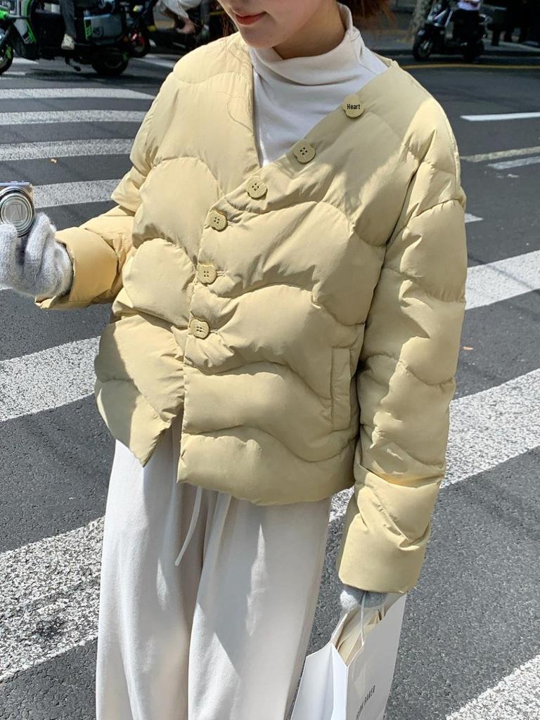 Women's Winter 2025 Scarf Collar Apple Button Down Jacket - Short Style, Sweet Petite White Duck Down Coat