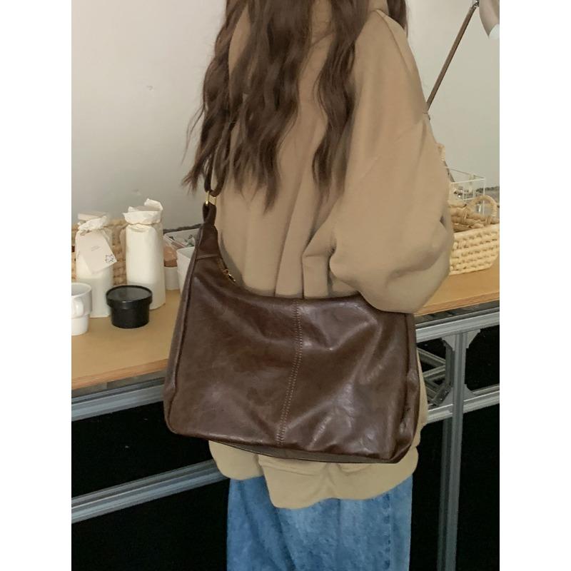 

Messenger bag for women, new bag, tote bag for college students in class, ipad commuter bag for women, large-capacity shoulder bag.