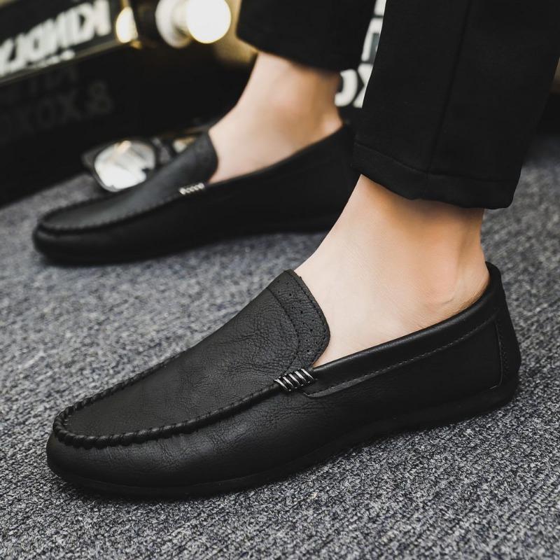 Soft Flat Leather Shoes for Men Round Toe Moccasin Black Loafers Man Casual Shoe Fashion 2025 Footwear Offer Designer Legitimate