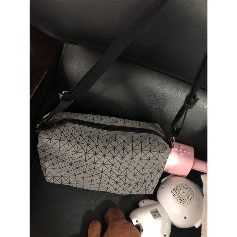 

Geometric Argyle Silicone Crossbody Camera Bag - Unisex, Minimalist Saddle Design Standard