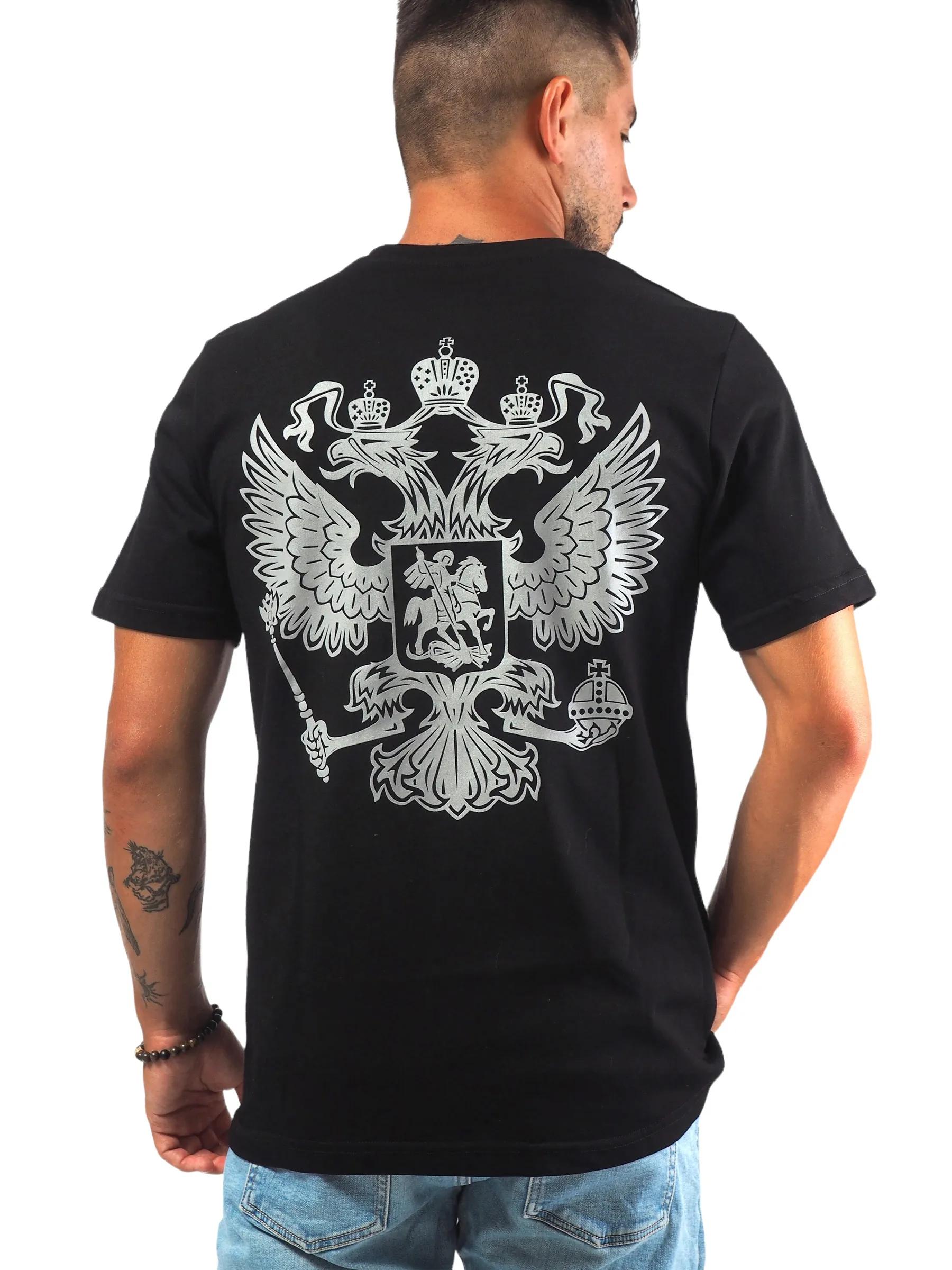 Black t‑shirt with print if you want then you can L