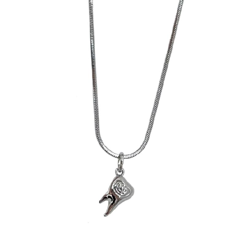 

Edgy Punk Clavicle Chain Teeth Pendant Necklace Stylish Choker for Fashionistas 1