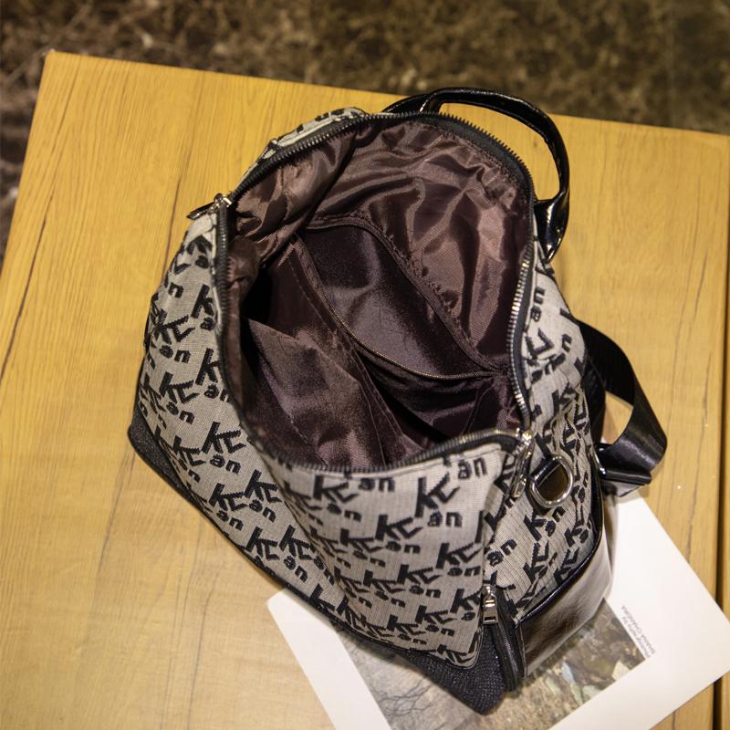 Рюкзак с буквенным принтом — фото 6