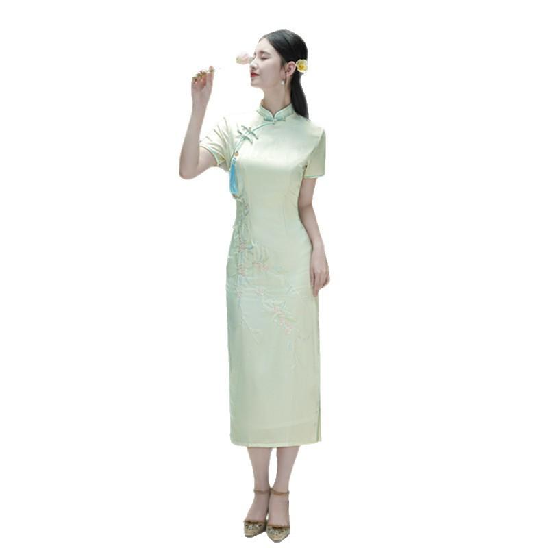 Elegant Chinese long imitation acetic acid jacquard embroidered cheongsam early autumn new retro national style young cheongsam
