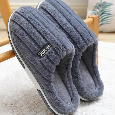Pantoufles d'intérieur en laine pelucheuse antidérapante pour homme avec semelle épaisse pour l'automne et l'hiver.