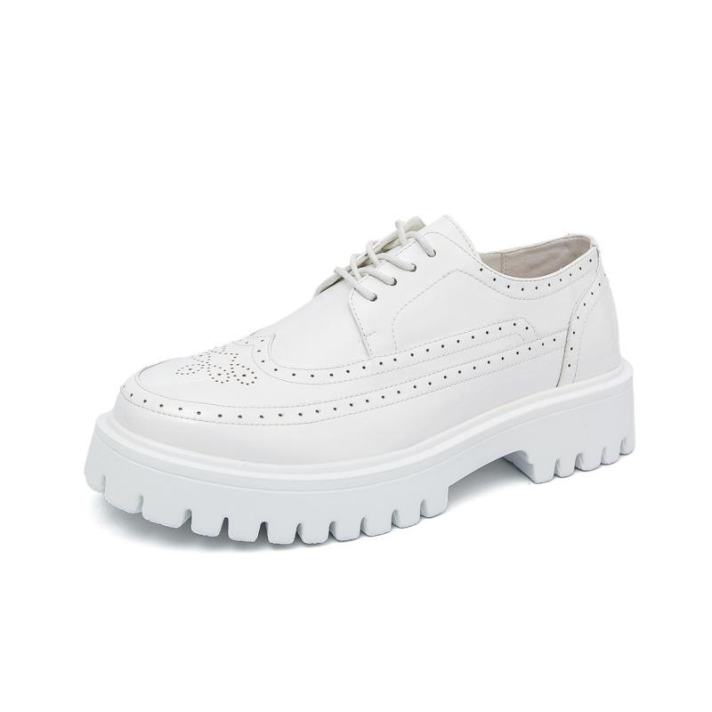 Men s Retro Carved Ultra-Light Leather Shoes with Thick Soles and Large Toe Cap - Spring/Autumn Style, White 40