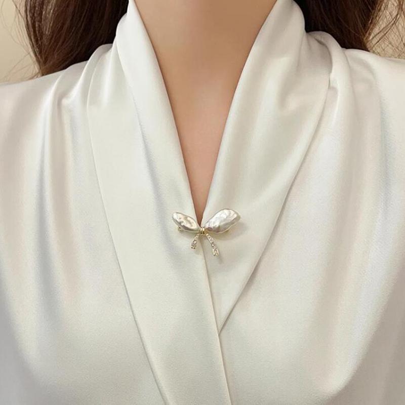 Elegant Irregular Pearl Bow  Brooches Pins For Women Stylish Minimalist Silk Scarf Buckle Clothing Jewelry Accessories