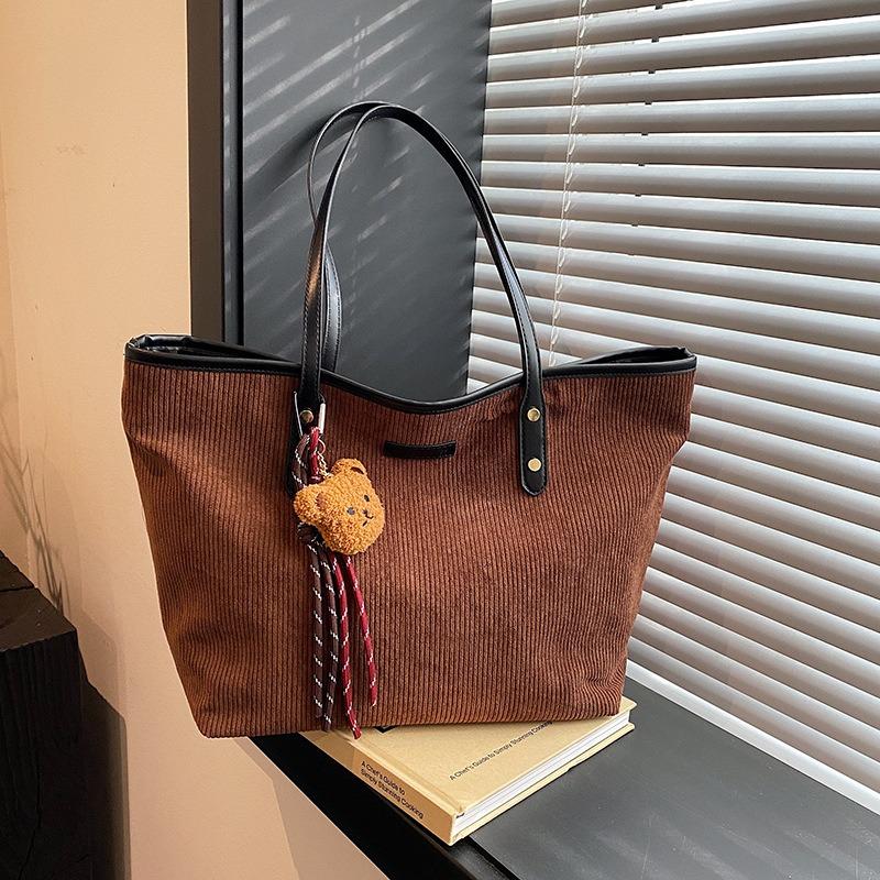 Corduroy bag women's large-capacity new autumn and winter versatile leopard print shoulder bag commuter tote bag