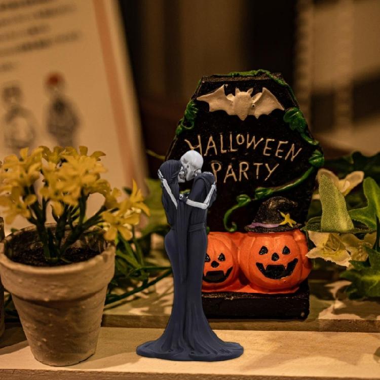 Gothic Romance Skelettpaar Kuss Skulptur Halloween-Themen Harze Heimdekorationen Perfekt zum Verschenken bei Hochzeiten