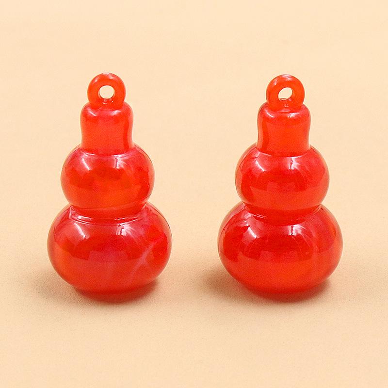 Gradient Gourd Pendants: 6 Multicolored Resin Charms (18x31mm) for Bags, Phones, and Clothing.