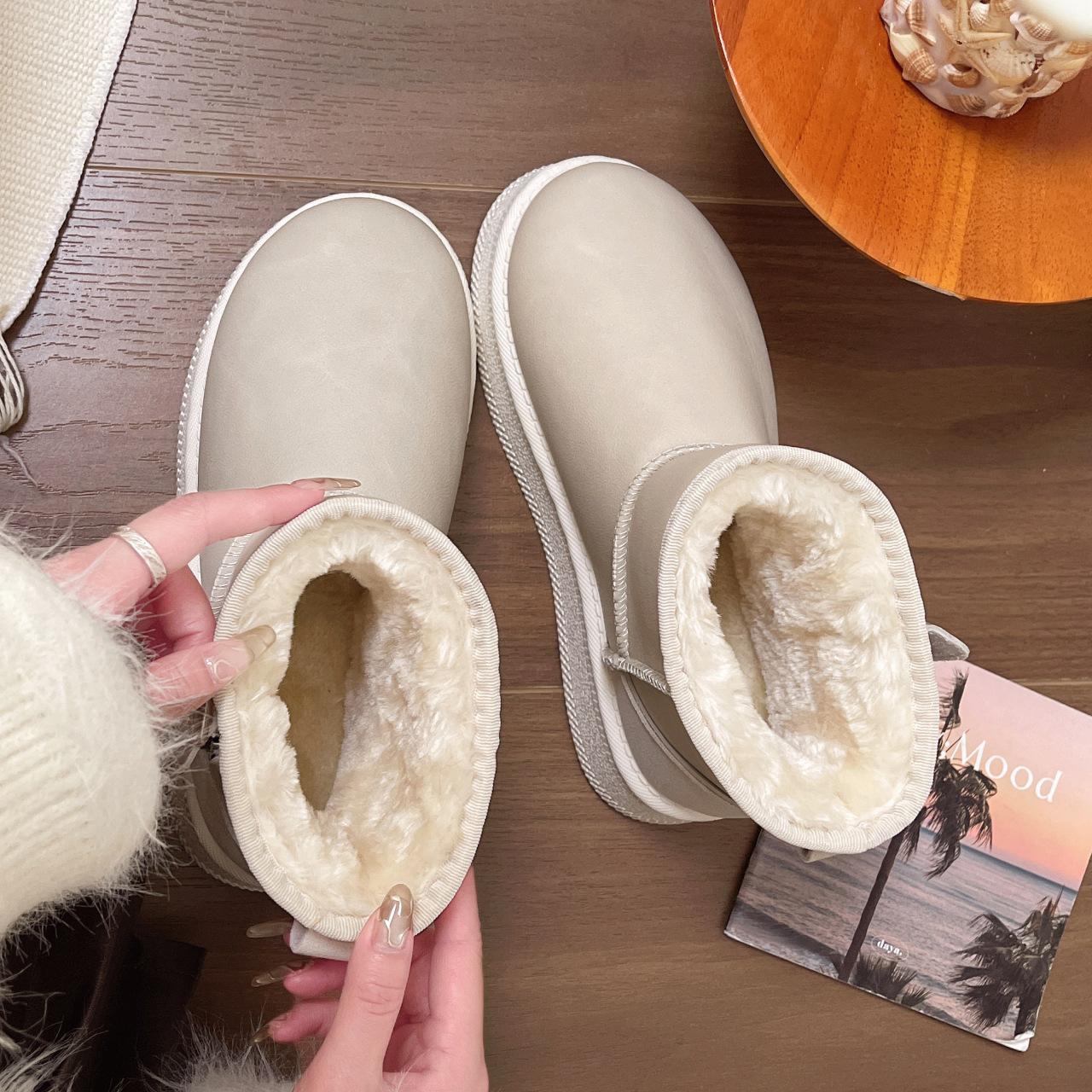 

Водонепроникні зимові шкіряні черевики для жінок з плюшевою товстою підошвою 41 бежевий