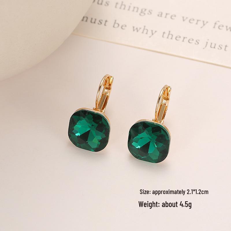 Elegant Square Crystal Stud Earrings with Zircon Ear Cuffs: A Simple Yet Luxurious Style