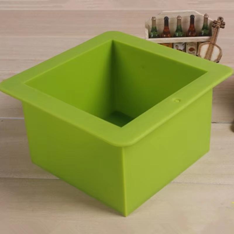 Green Square Silicone Cake Soap Mold 500ml Straight-Edged Square Brick Bread Mold 9 * 9 * 6.5cm Chiffon Bread Cake Mold