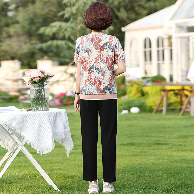 Stylish Summer Outfit for Mothers: Fashionable Two-Piece Set, Short-Sleeve, Ages 40-60, New Trendy Design.