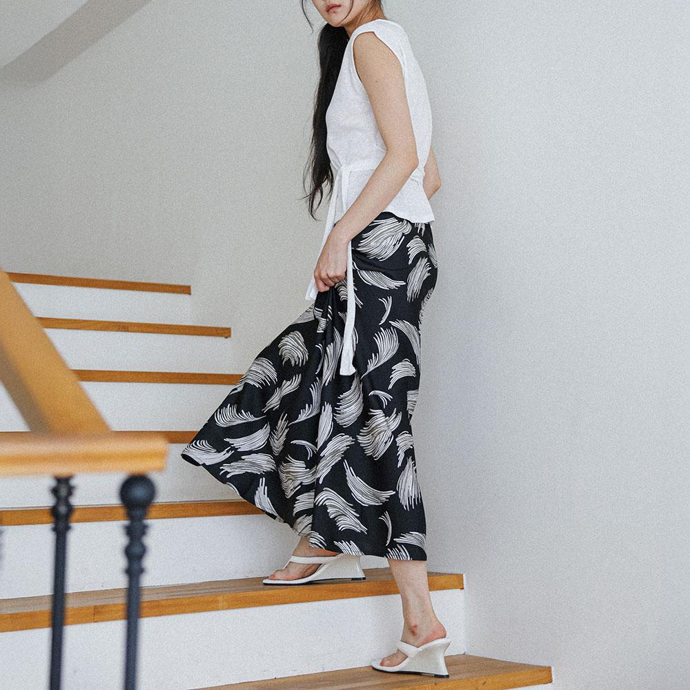 Laengsseon Ls_Brush Print Satin Skirt_2Color