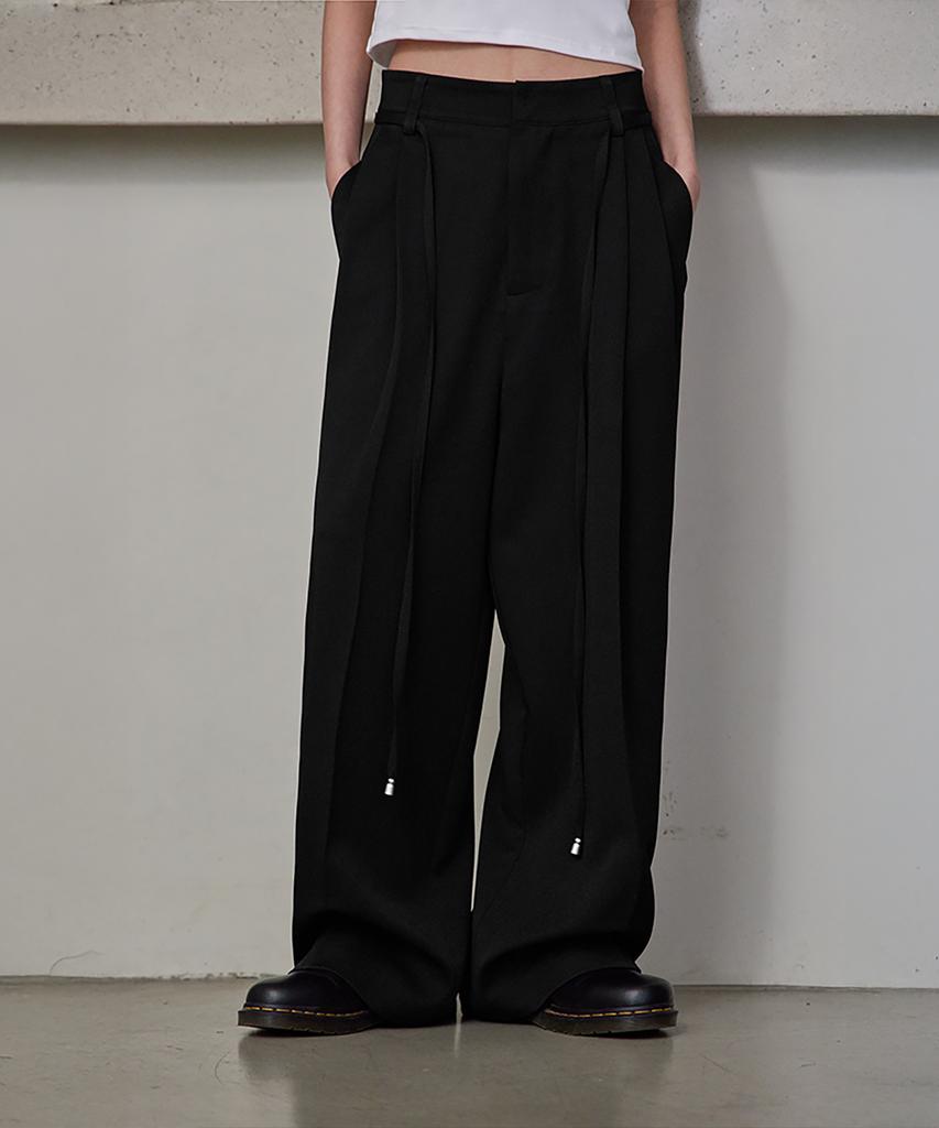 Leondeondada Curved Over Pintuck Slacks, Black