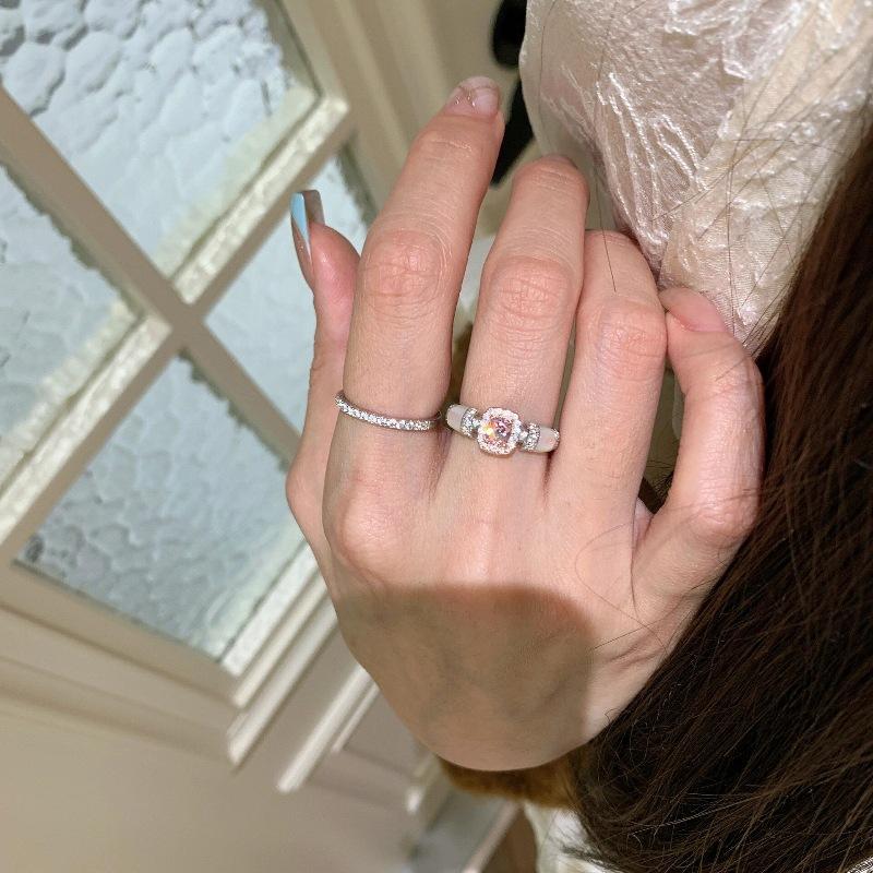Vintage Light Luxury High Sense Retro White Shell Pink Diamond Sugar Cube Ring Surrounded By Diamond Court Style Temperament Ring