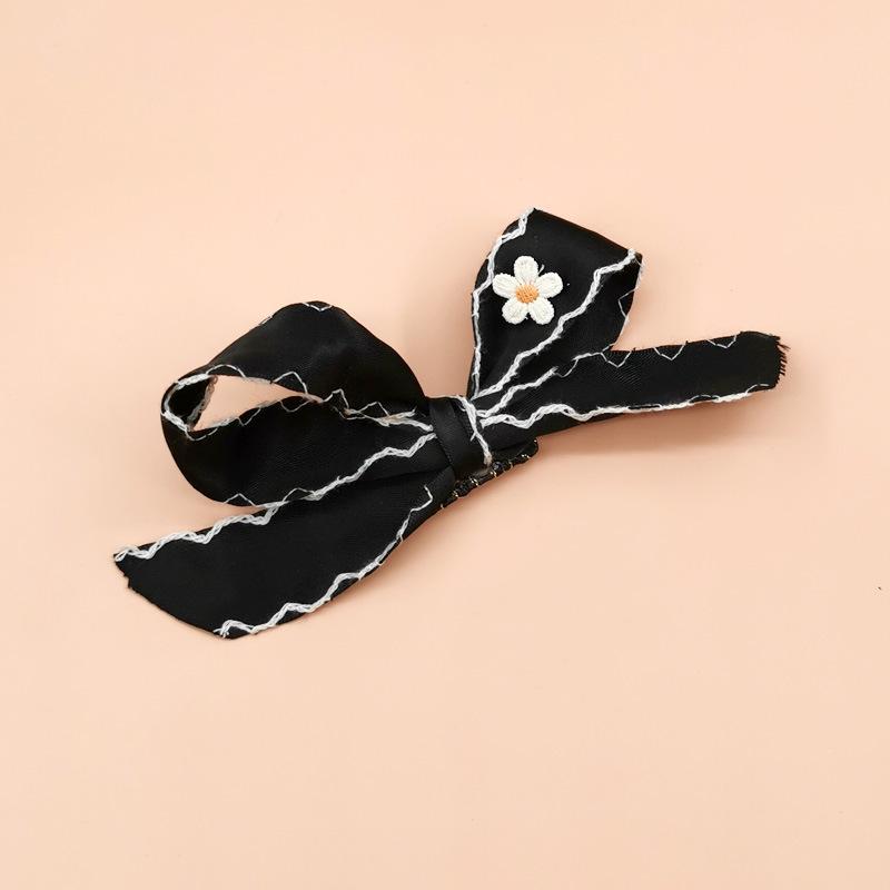 

Original handmade, Xiaoxiangfeng pet hairpin, black and white bow cat haircard Maltese dog floral headdress One size fits all