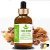 Pure Kruiden mirre (Commiphora myrrha) Pure & Natural etherische olie van therapeutische kwaliteit in een glazen pot.