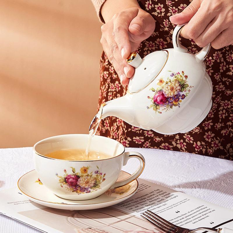 Domácí odpolední čajová sada z jednoho kusu keramiky, čajová konvička na kávu pro matku a dítě