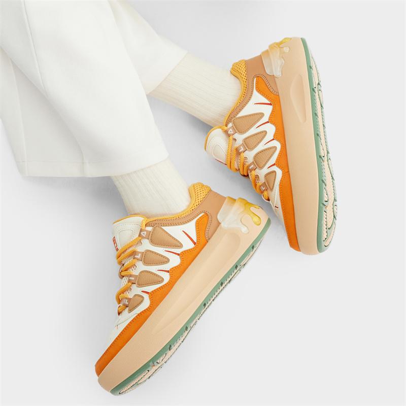 FILA Carrot 2 Comfortable Versatile Fashionable Durable Low-Top Sneakers Women sneakers White Orange F12W431212FPD