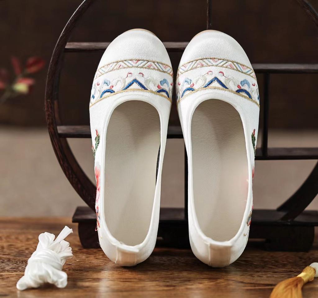 Women's Increased Internal Wedges Embroidered Shoes Ethnic Style Round Toe Shallow Slip On Lightweight Cheongsam Shoe Hanfu Shoe