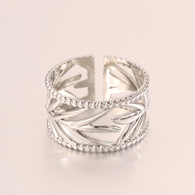 Popular Fashion Stainless Steel Heart-shaped Open Ring for Women, Light Luxury, Niche, High-end Style Finger Ring, 18K Gold Ring